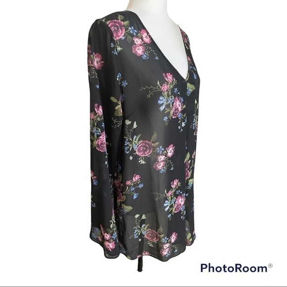 STORK & babe black floral sheer bell sleeve blouse sz L - Picture 2 of 7